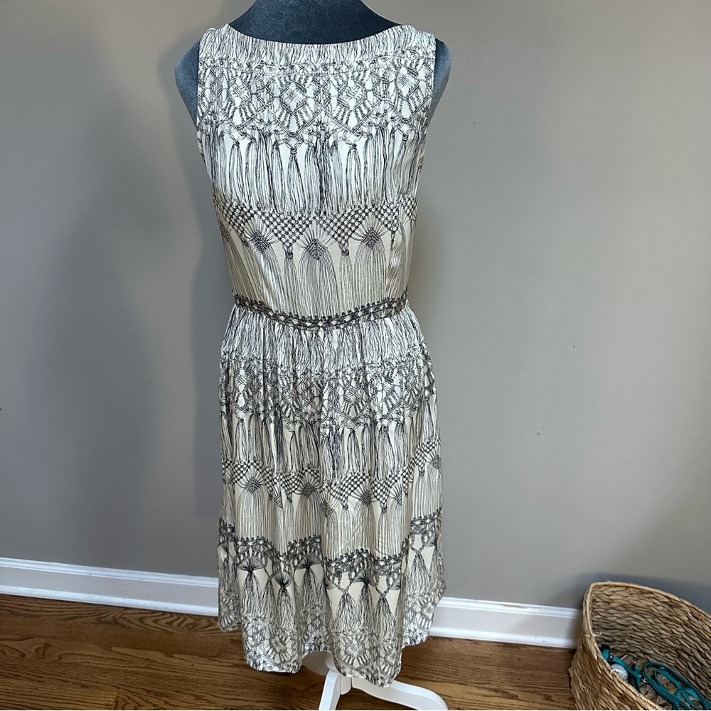Alexandra Grecco Silk Macrame Print Dress Womens Size 2 Boat Neck Cream Black
